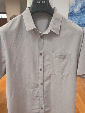 Vuori Mens Beige Short-Sleeve Lightweight Button-Down Shirt W/ Polka Dots (L)